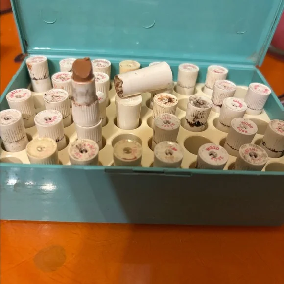 Avon Aqua Makeup Case - Picture 3 of 3